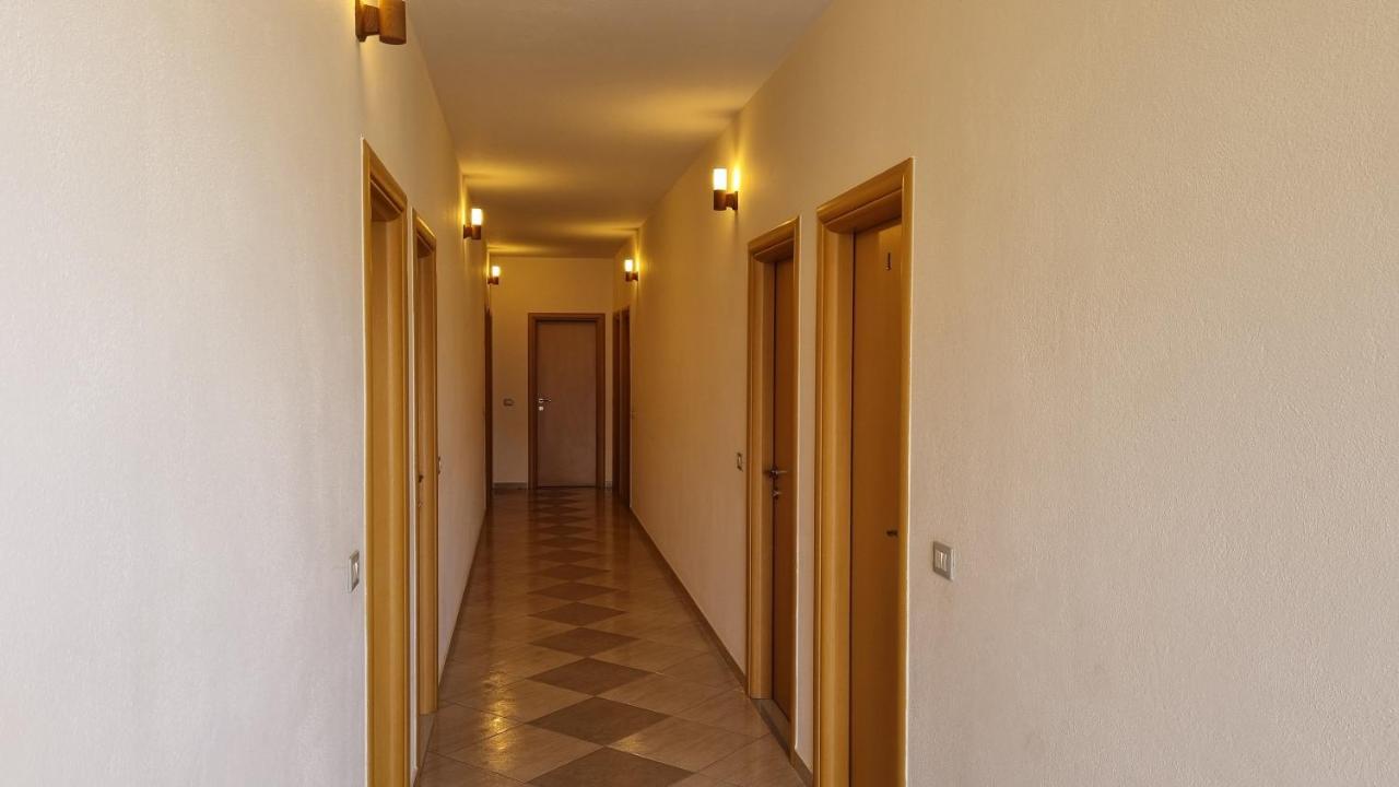 Anmaor Hotel Qeparo Kültér fotó