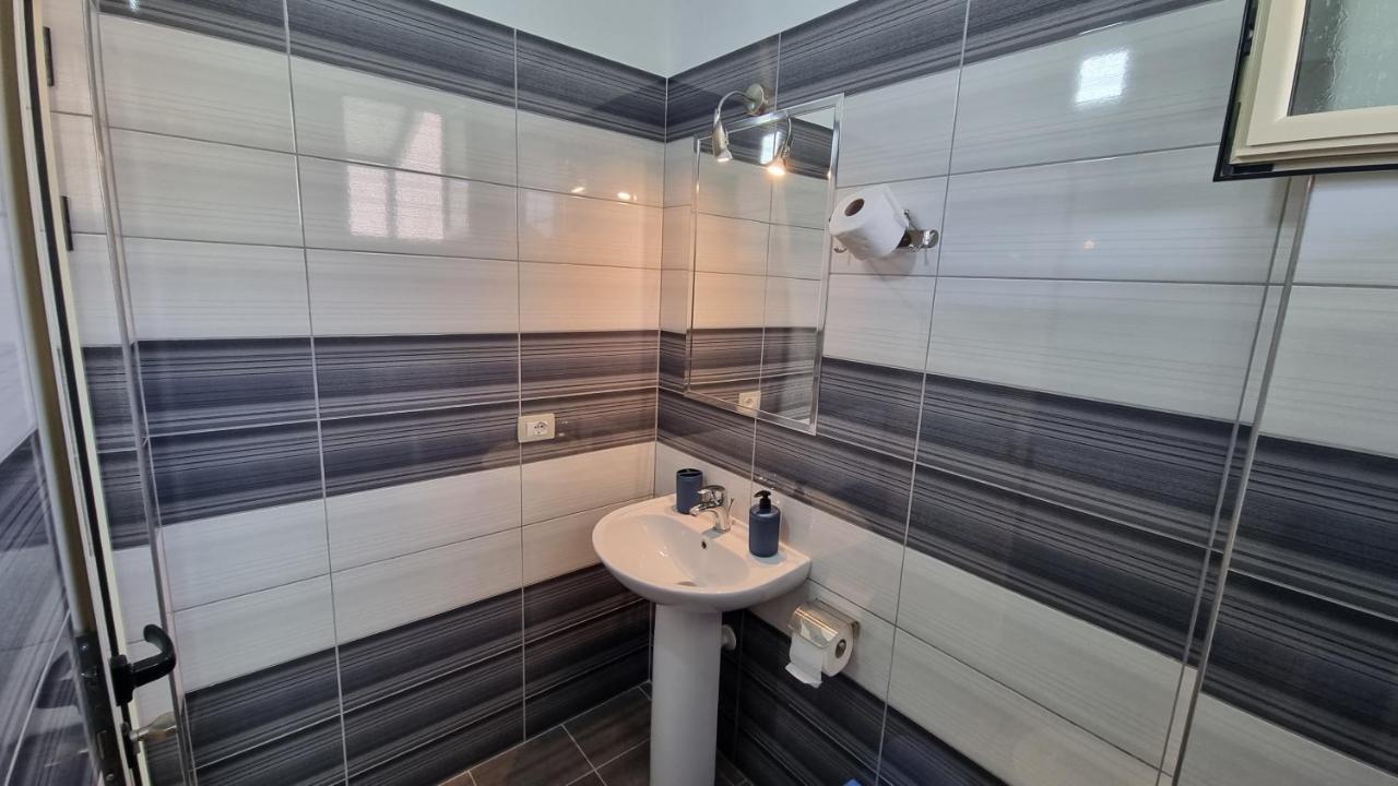 Anmaor Hotel Qeparo Kültér fotó