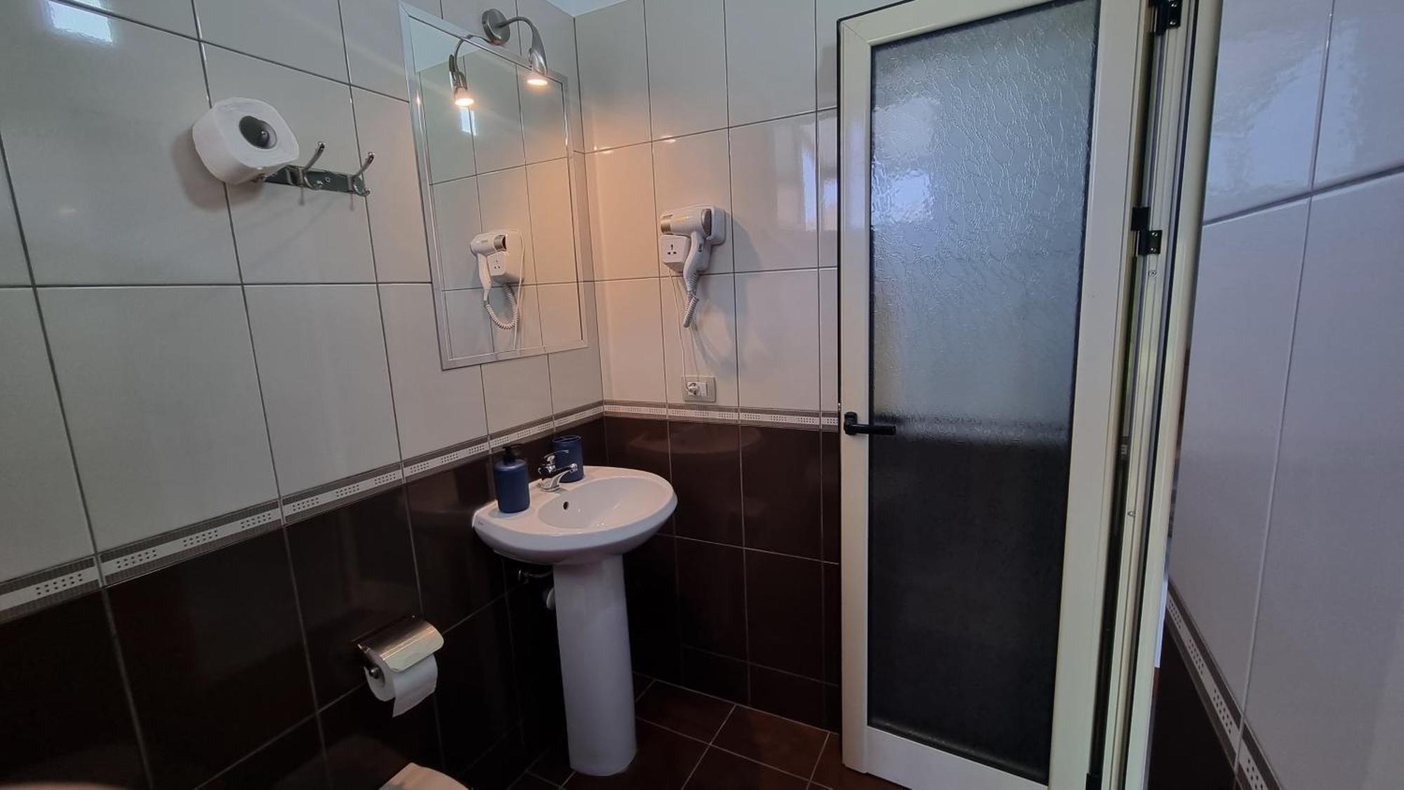 Anmaor Hotel Qeparo Kültér fotó